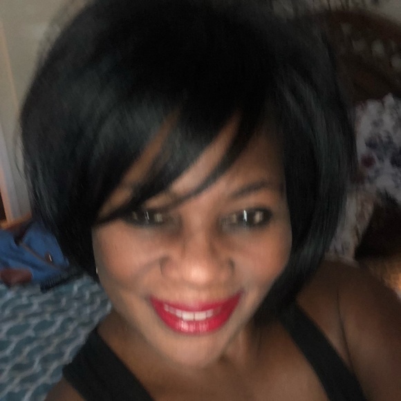 Meet your Posher, Valerie - Picture 2 of 7